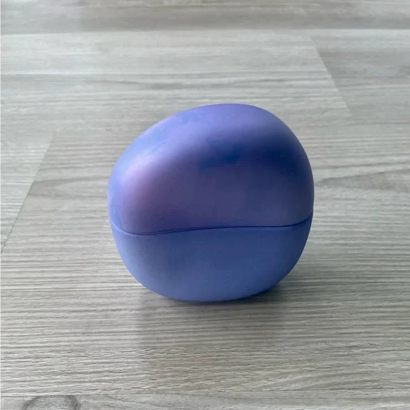 Happy AF by Addison Rae - Picture 2 of 3